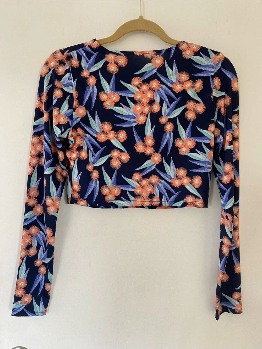 Patagonia Swell Seeker Rash Guard Navy Floral Long-Sleeve Cropped Medium